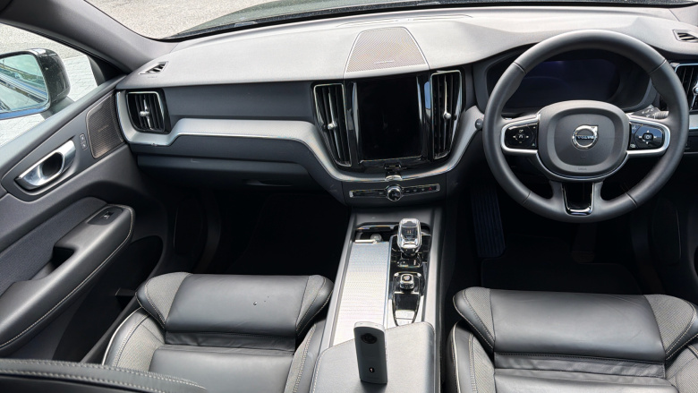 Volvo XC60 2.0 B5P Plus Black Edition 5dr AWD Geartronic Petrol Estate